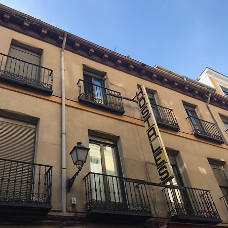 Hostal Los Perales Madrid Eksteriør billede Headquarters of the party in Madrid