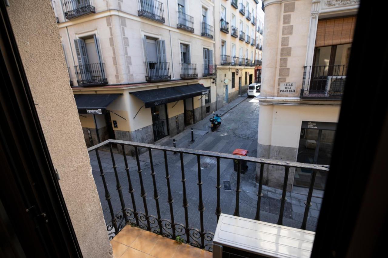 Hostal Los Perales Madrid Eksteriør billede View of the street from the Hotel Cervantes