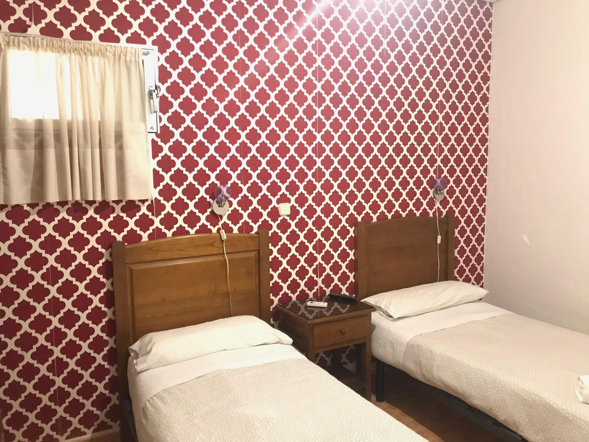 Hostal Los Perales Madrid Eksteriør billede A room at the hotel