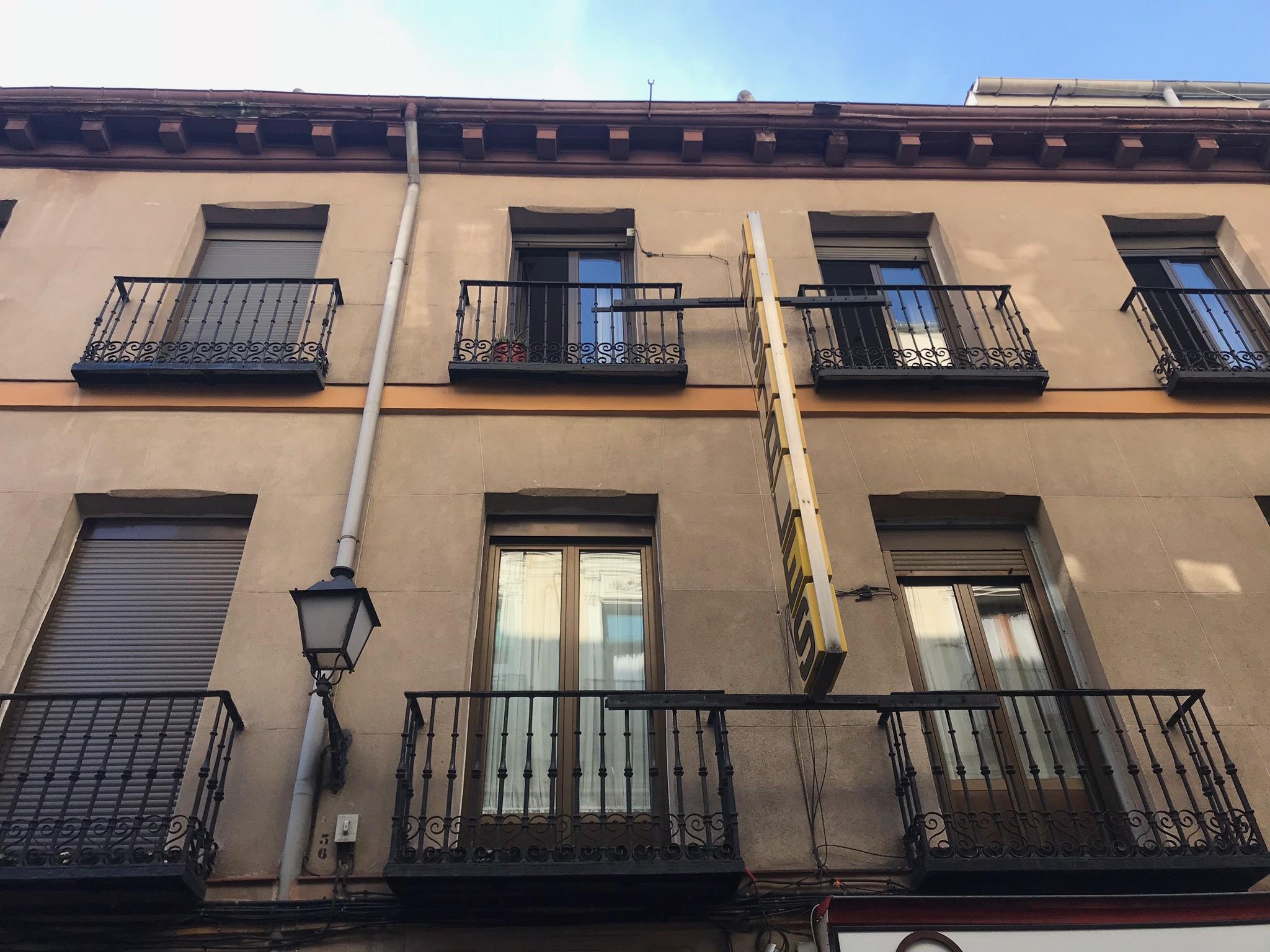 Hostal Los Perales Madrid Eksteriør billede The house of Francisco de Quevedo in Madrid