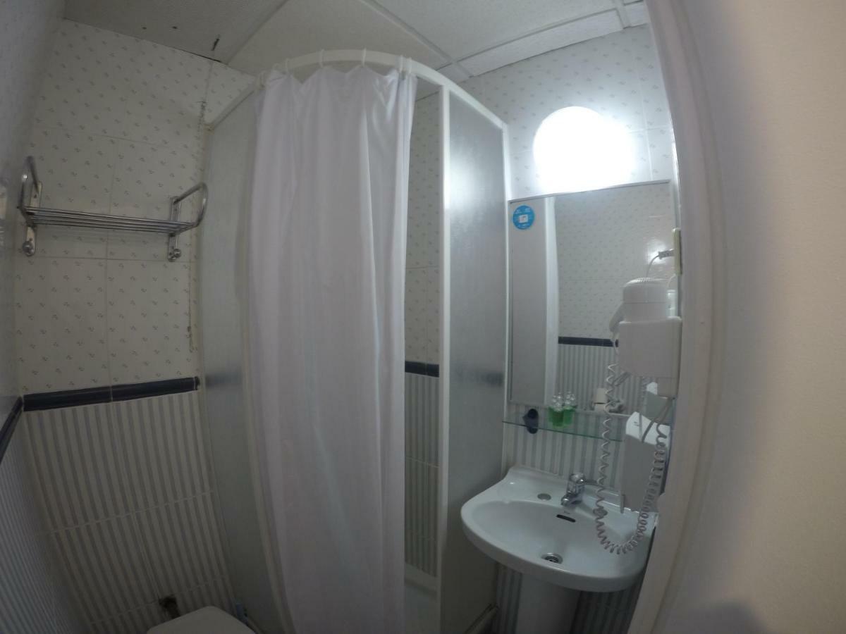 Hostal Los Perales Madrid Eksteriør billede